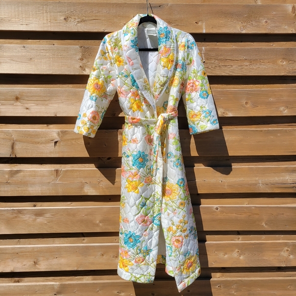 Vintage 60s Princess Lingerie Satin Wild Blooms Floral Quilted House Jacket - Picture 16 of 16